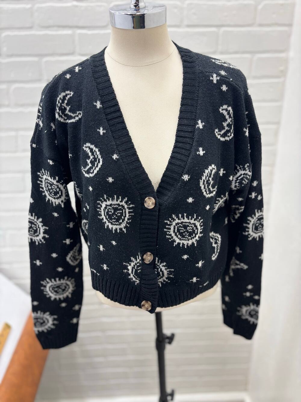 Stitch & Needle Woman's M Celestial Sun & Moon Cardigan Sweater C10